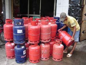 Gas Price Drops By VND13,000 Per 12-Kilo Canister