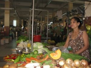 People rush to supermarkets