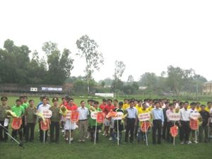 同奈省经济安宁部传统足球比赛：同奈保越保险公司获得冠军赛