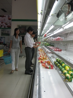 The total estimated volume of retail sales of commodities and service trade reaches VND5.3 billion in December 2009