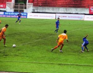 2010年青年报杯U21国家足球比赛第D组预赛: 同奈U21队进逼决赛。