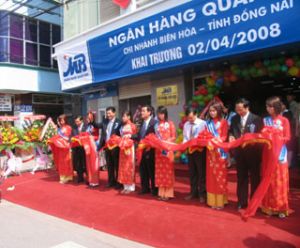 2008: banking sector faces hardship due to economic fluctuation