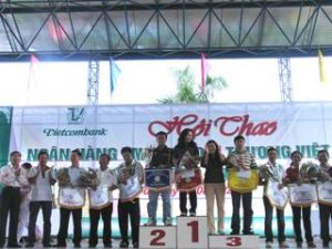 2009年第四区越南外商银行运动会结束：外商银行同奈分行获得团体第一名