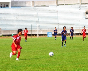 2011年国家U-19岁-Kova油漆足球杯C组预选赛：同奈同新U.19成功地逆流而上。