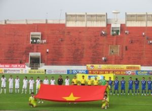 东道主拦截“骊马”