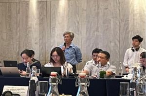 기업에 온실 가스 배출 및 탄소 메커니즘 감소를 이해하도록 도와줌