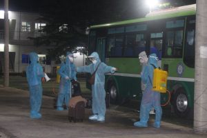 流行地域を通った人々は、自主的に医療報告をする必要がある