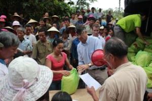 Big C helped people affected by flash floods in Quang Binh