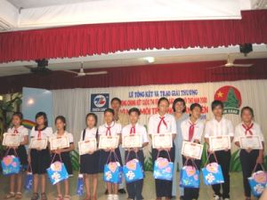 Concluding and Rewarding the 2009 Painting Contest themed “Childhood Colors”