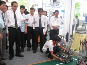 推进培训联结，提高人力资源的质量