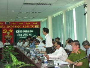 同奈省人委会举行新闻发布会