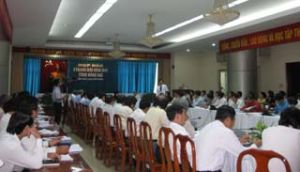 2009年上半年常期记者新闻发布会：记者要出于公心和对社会各个方面的信息（包括积极与消极的信息）进行全面宣传。