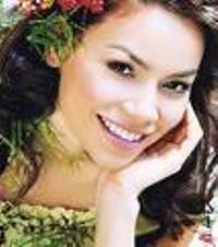 More than 300 Workers Attend the Talk Show with Solo Singer Ho Ngoc Ha