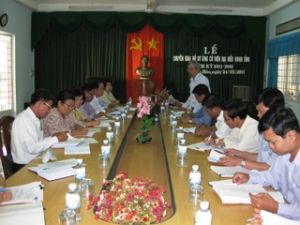 关于对参选第十三届人民议会代表候选人进行征求居住地选民的信任和意见之组织工作指导