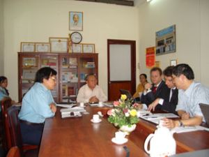 世界银行专家对同奈省信息技术应用情况进行考察