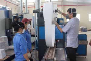 企業は原材料価格の高騰に直面