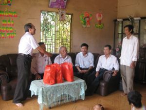 Long Khanh District raised more than VND 100 million to support AO victims