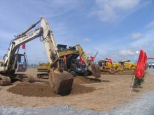 同奈省举行9月2日国庆节和执行胡志明主席遗嘱40周年的纪念典礼