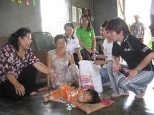 Dong Nai: 45 orange agent victims receive regular allowance