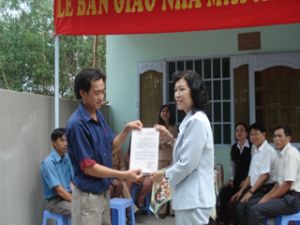 Three compassion houses of the provincial labor union offered to laborers in Long Thanh