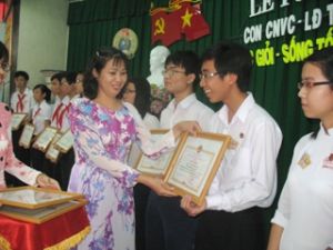 苏皇力——美国的荣誉毕业生