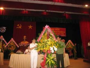 同奈省警察局第八届妇女代表大会：力争完成协会100％各项首要任务的目标