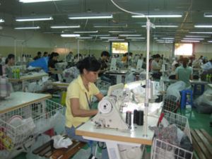 落实展开越南劳动总联合会关于妇女工作的6b/NQ-TLD编号之决议