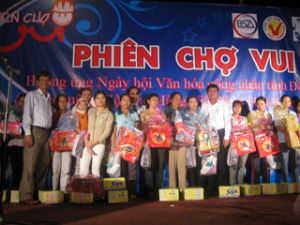 Workers’ Cheerful Market-day: Responding to “2009 Dong Nai Workers Festive Day”