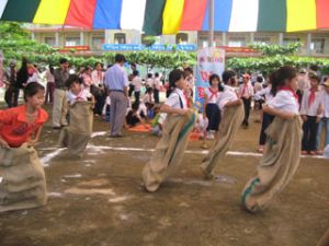 省儿童文化宫举行“幼年盛会”及夏季活动揭幕仪式