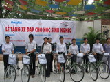 Dongnai Newspaper Presented 87 Bikes to Poor Excellent Students.