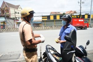 9月7日以降、警察は15/19の対象グループに新しい通行証を発行