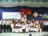 Mid-fall Full-moon Festival of in Vinh Cuu province Brings Happiness to Poor Children
