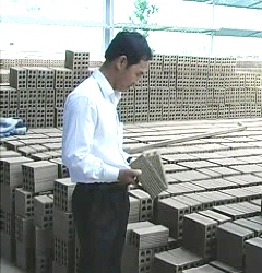 确保上季和下季播种时间以便减少虫害。