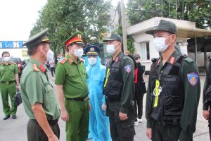 感染予防の最前線の軍隊に首相と公安部の功績賞を授与する