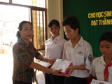 2,737 Scholarships Granted to Poor Schoolchildren
