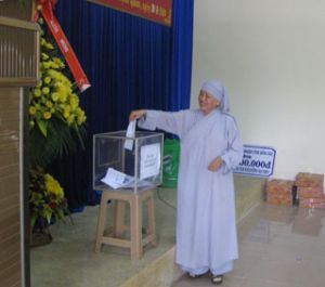 Dinh Quan district’s Association of AO/Dioxin Victims hold mid-term conference (2008-2013 term)