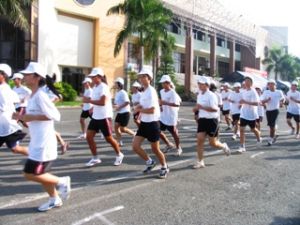 近1500名运动员参加传统越野比赛- 2011年第三次宝越杯。