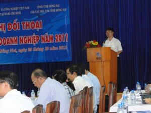 各企业对开报海关手续仍遇到困难。