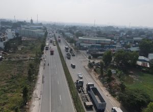 １A道路、第３環状道路（ホーチミン市）の起工準備が出来ている。