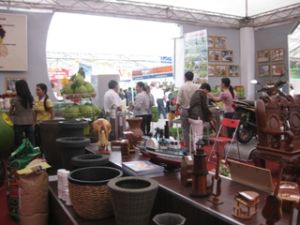 产业村的困难： 传统职业逐渐汩没。