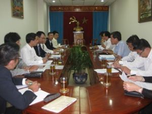 省人委会主席与Ajinomoto公司进行工作。