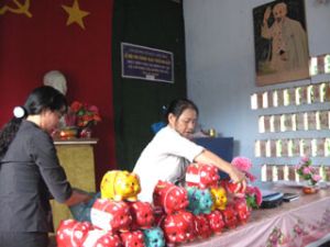 纪念越南妇女联合会成立81周年：表彰17个集体和236名个人