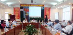 集中智慧关注党的建设工作