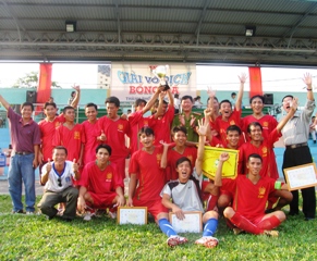 Bien Hoa Football Tournament 2010 ended: Bien Hoa Industrial Zone’s Public Security became champion