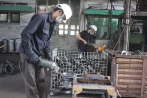 地元の製品の生産と加工にハイテクを引き付ける