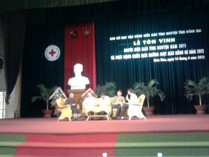 尊荣典型的382名情愿献血者