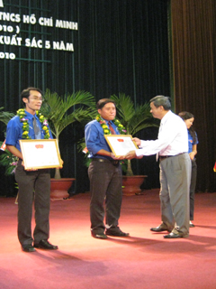 The 79th anniversary of the founding of the Ho Chi Minh Communist Youth Union: twenty one Youth Union members are honored