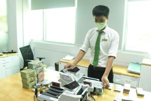 輸出入の融資残高は6％以上増加