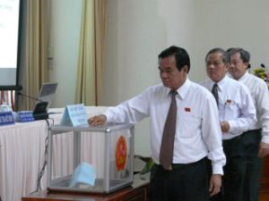 Dong Nai People’s Council’s 15th extraordinary meeting (Session VII): voting for the allowance for neighborhood security guards