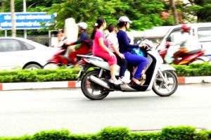 为什么学生还没严格执行交通法？